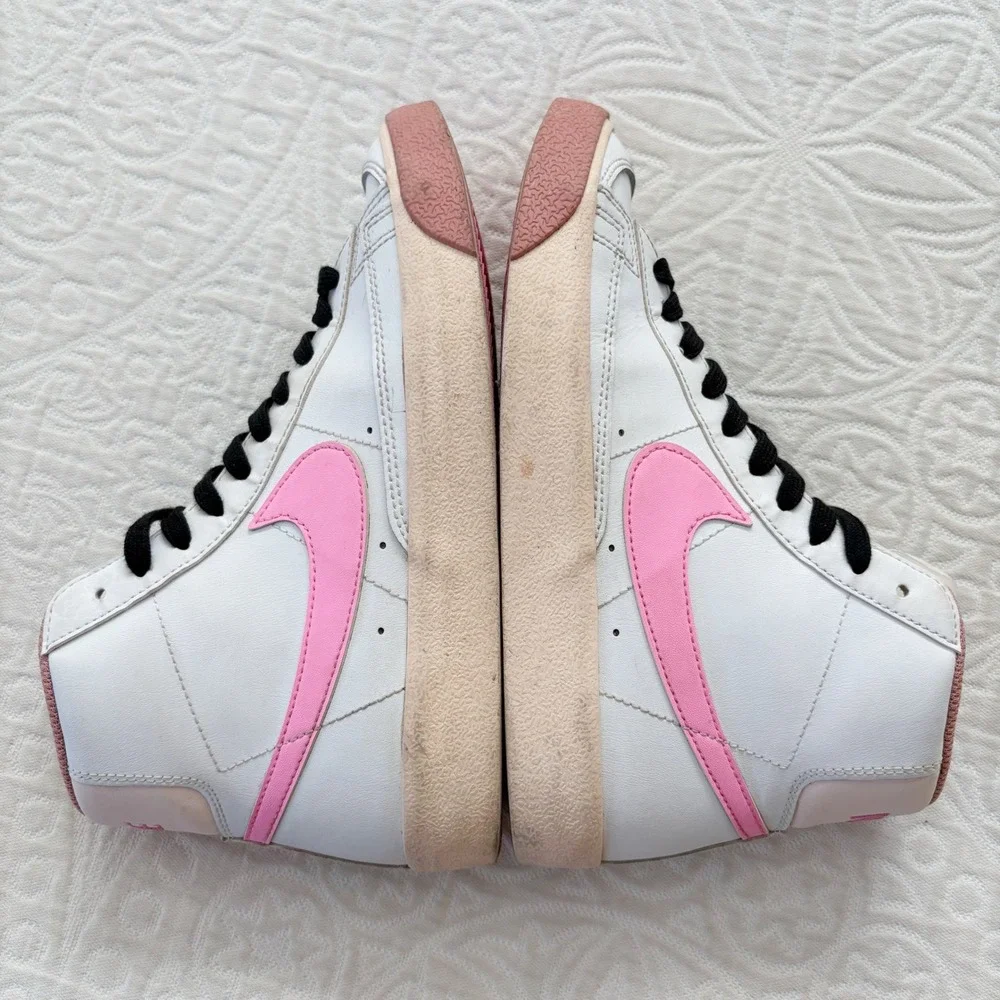 Nike Youth Grade School Blazer Mid 77 Sneakers, White‎ Pink Spell Sz 5Y